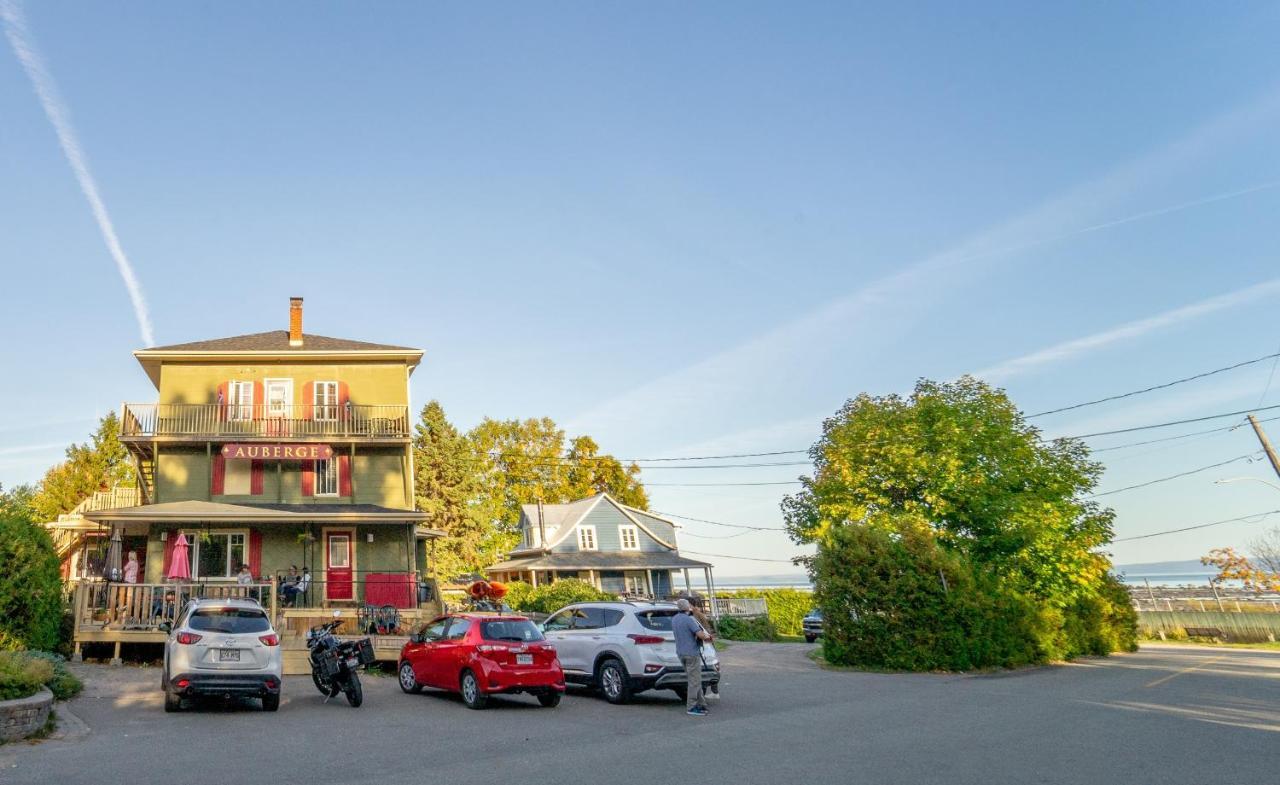 Auberge de la rive de Charlevoix - Auberge de jeunesse familiale pour voyageurs de tous âges Saint-Joseph-de-la-Rive Exterior foto
